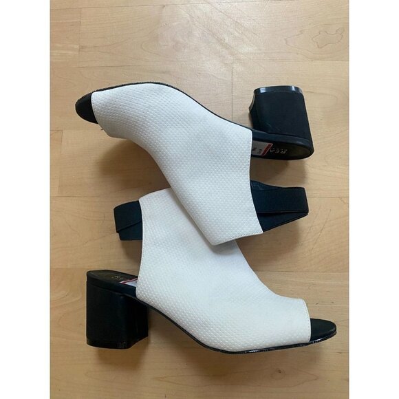 Reaction Kenneth Cole "Fridah Fly toe" BNWT Women NEW open heel bootie - Picture 3 of 9